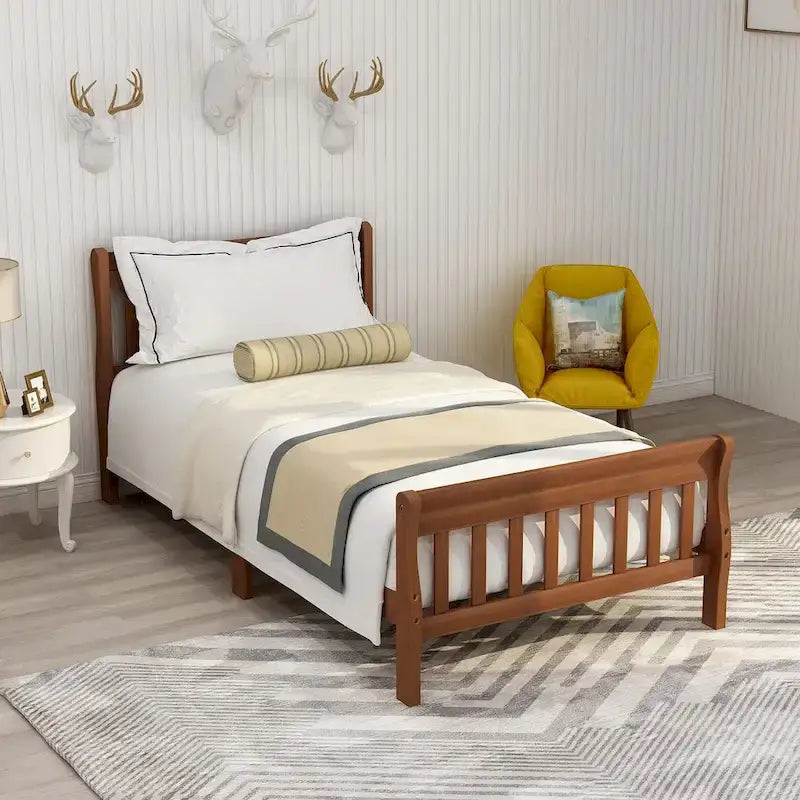 Letto a piattaforma in legno con testiera e pediera